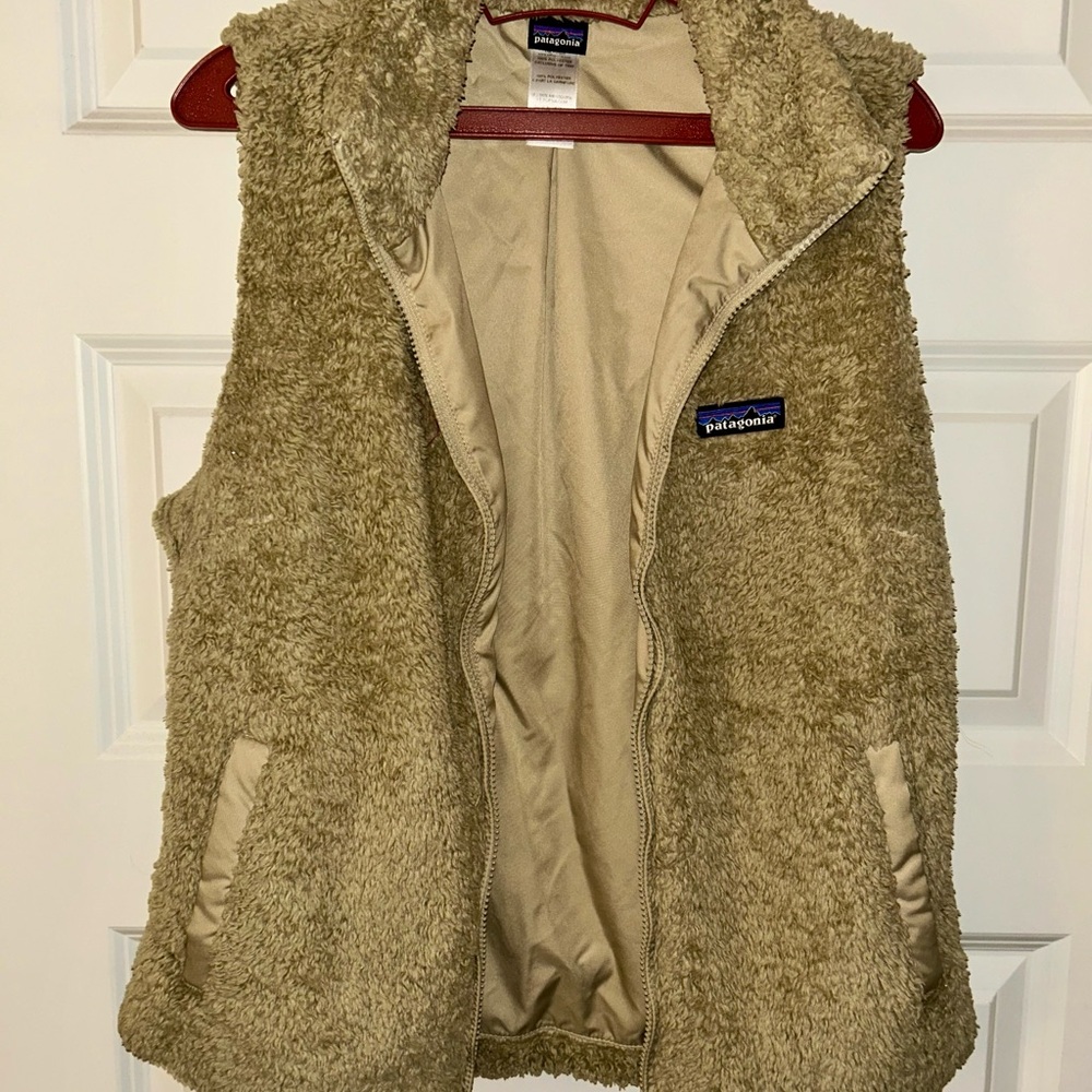 Patagonia Tan Fleece Vest Cozy Outdoor Essential